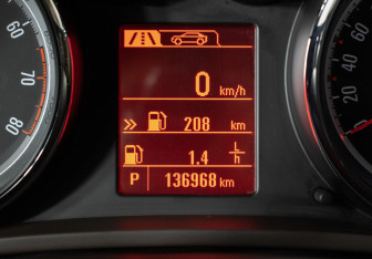 Подержанный автомобиль Opel Zafira Compactvan 2013 года (13 фото)