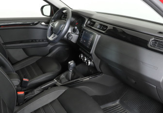 Подержанный автомобиль Renault Arkana 2019 года (9 фото)