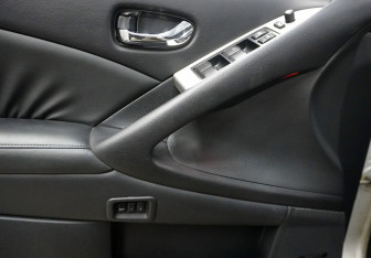 Подержанный автомобиль Nissan Murano Suv 2011 года (15 фото)