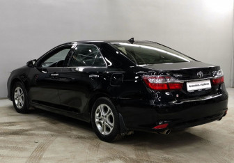 Подержанный автомобиль Toyota Camry Sedan 2015 года (7 фото)