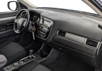 Подержанный автомобиль Mitsubishi Outlander 2012 года (13 фото)