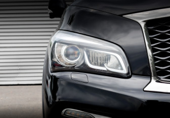 Подержанный автомобиль Infiniti QX80 2016 года (17 фото)