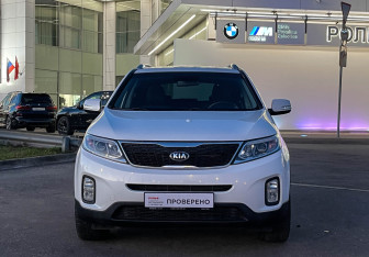 Подержанный автомобиль Kia Sorento 2017 года (2 фото)