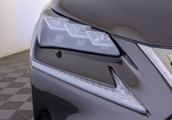 Подержанный автомобиль Lexus NX 2015 года (17 фото)