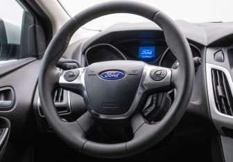 Подержанный автомобиль Ford Focus Hatchback 2012 года (15 фото)