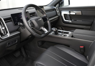 Подержанный автомобиль Jaecoo J7 2025 года (16 фото)