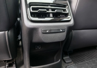 Подержанный автомобиль Changan UNI-K 2023 года (15 фото)