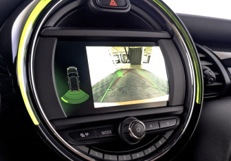 Подержанный автомобиль MINI Hatch 2021 года (27 фото)