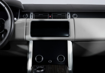 Подержанный автомобиль Land Rover Range Rover 2018 года (13 фото)