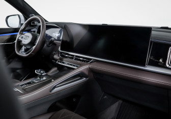 Подержанный автомобиль Geely Monjaro 2025 года (9 фото)