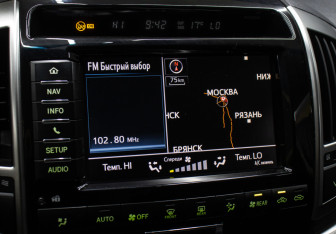 Подержанный автомобиль Toyota Land Cruiser Suv 2015 года (22 фото)