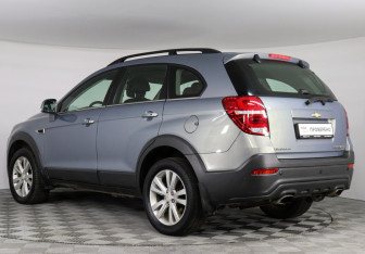 Подержанный автомобиль Chevrolet Captiva 2013 года (7 фото)