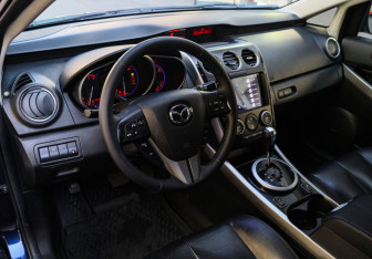 Подержанный автомобиль Mazda CX-7 2010 года (12 фото)