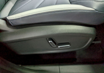 Подержанный автомобиль Geely Atlas 2024 года (22 фото)