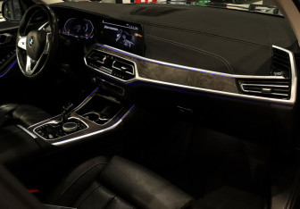 Подержанный автомобиль BMW X7 2020 года (7 фото)