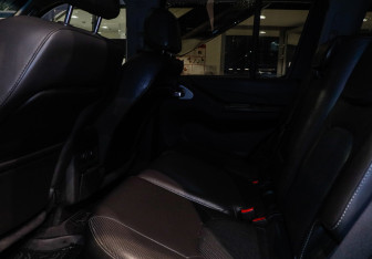 Подержанный автомобиль Nissan Pathfinder 2010 года (8 фото)