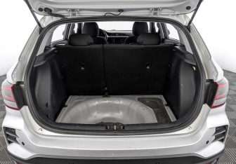 Подержанный автомобиль Kia Rio Hatchback 2021 года (10 фото)