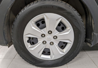 Подержанный автомобиль Hyundai Creta 2016 года (17 фото)