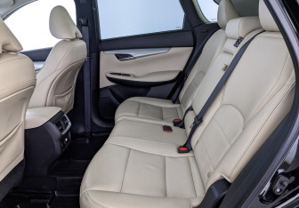 Подержанный автомобиль Infiniti QX50 2021 года (18 фото)