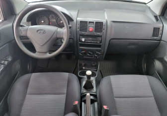 Подержанный автомобиль Hyundai Getz 2005 года (11 фото)