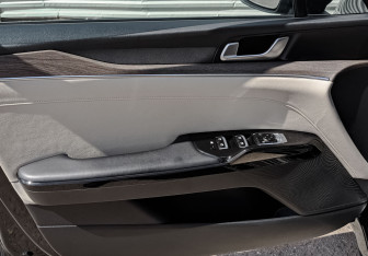 Подержанный автомобиль Kia K5 2021 года (19 фото)