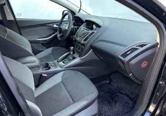 Подержанный автомобиль Ford Focus Hatchback 2013 года (13 фото)