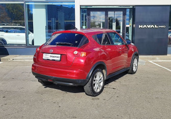 Подержанный автомобиль Nissan Juke 2011 года (5 фото)