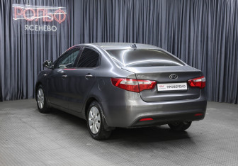 Подержанный автомобиль Kia Rio Sedan 2012 года (7 фото)