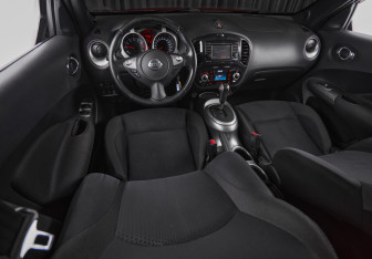 Подержанный автомобиль Nissan Juke 2012 года (10 фото)