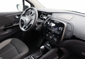 Подержанный автомобиль Renault Kaptur 2020 года (11 фото)