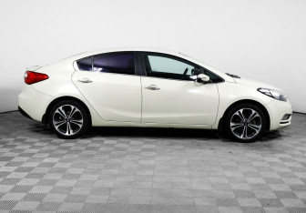 Подержанный автомобиль Kia Cerato Sedan 2013 года (4 фото)