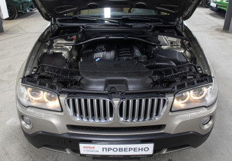 Подержанный автомобиль BMW X3 2008 года (9 фото)