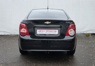 Подержанный автомобиль Chevrolet Aveo Sedan 2012 года (6 фото)