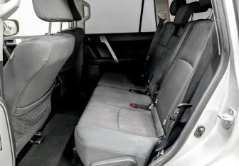 Подержанный автомобиль Toyota Land Cruiser Prado 2019 года (12 фото)