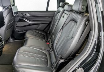 Подержанный автомобиль BMW X7 2020 года (12 фото)