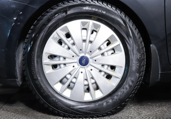 Подержанный автомобиль Kia Ceed Hatchback 2013 года (9 фото)