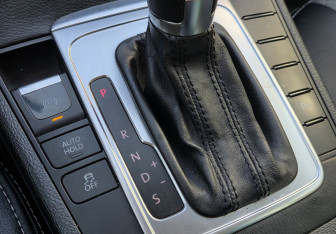 Подержанный автомобиль Volkswagen Passat Sedan 2011 года (15 фото)