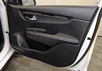 Подержанный автомобиль Kia Rio Hatchback 2020 года (24 фото)