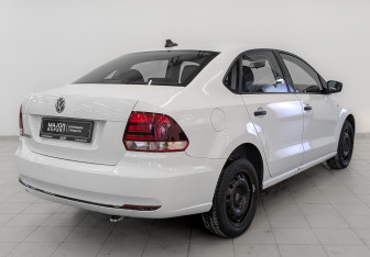 Подержанный автомобиль Volkswagen Polo Sedan 2019 года (5 фото)