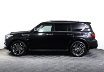 Подержанный автомобиль Infiniti QX80 2018 года (8 фото)