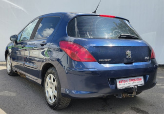Подержанный автомобиль Peugeot 308 Hatchback 2009 года (7 фото)