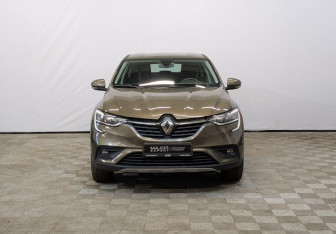 Подержанный автомобиль Renault Arkana 2021 года (2 фото)