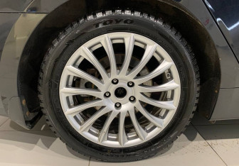 Подержанный автомобиль Hyundai Equus 2014 года (8 фото)