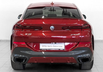 Подержанный автомобиль BMW X6 2021 года (6 фото)