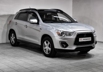 Подержанный автомобиль Mitsubishi ASX 2013 года (3 фото)