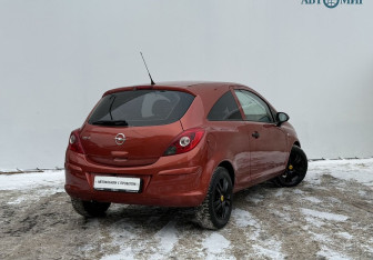 Подержанный автомобиль Opel Corsa 2011 года (5 фото)