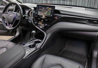 Подержанный автомобиль Toyota Camry Sedan 2021 года (11 фото)