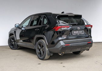 Подержанный автомобиль Toyota RAV4 2022 года (17 фото)