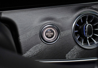 Подержанный автомобиль Mercedes-Benz AMG GT Liftback 2020 года (21 фото)