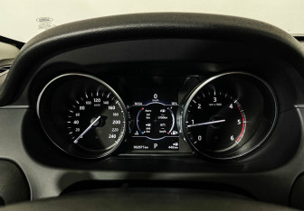 Подержанный автомобиль Land Rover Discovery Sport 2017 года (11 фото)